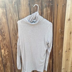 CAbi Oatmeal turtle tee